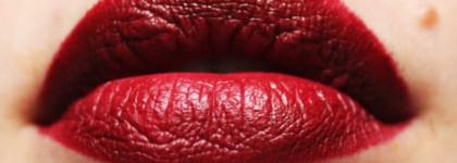 MAC matte lipstick "Diva"