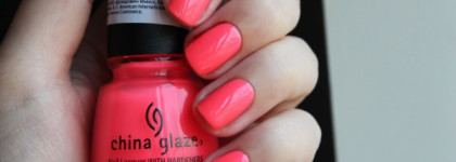 China Glaze nail lacquer With Hardeners #1212 "Shell-O"