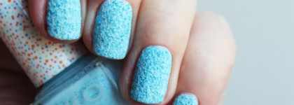 Kiko Cupcake nail lacquer #654 "Anice" + #655 "Menta"