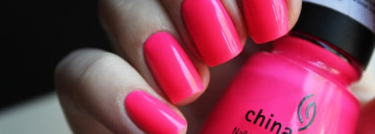 China Glaze nail lacquer With Hardeners 1222 #Heat Index