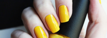 OPI nail lacquer "Need Sunglasses?"