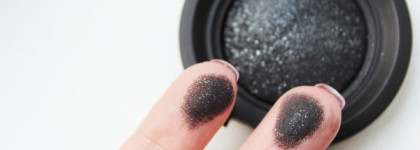 Kiko Colour Sphere Eye Shadow #28 "Carbon Black Pearl" + Kiko Velvet Mat Lipstick #606 "Rosso Aссeso"