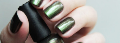 OPI Nlc33 A Grape Affair + OPI Nlc19 Green on the Runway (Coca-Cola Collection for Summer 214)
