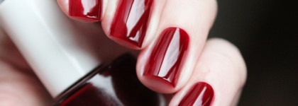 Идеальная пара Fnug nail polish #7 "Vintage" & Dior Rouge Dior lipstick #813 "5th Avenue"