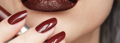 Chanel nail colour #639 Exception + MAC matte lipstick Antique Velvet