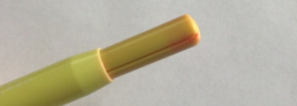 Petite Bunny Gloss Bar No.8 Neon Yellow от Tony Moly
