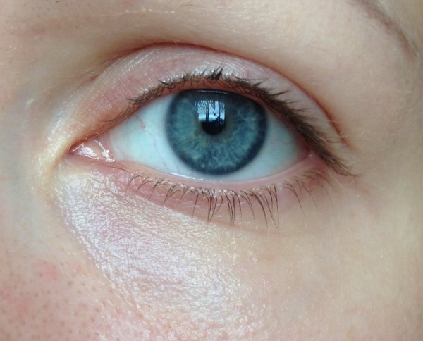 Антивозрастной крем для кожи вокруг глаз shiseido benefiance nutriperfect eye serum