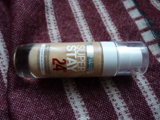 Стойкий тональный крем Свежесть макияжа 24 часа Maybelline Super Stay, №10 (матовый бежевый)