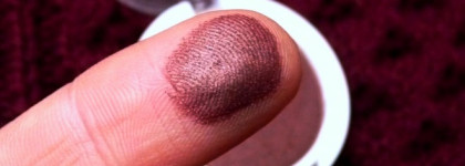 Как я попробовала бордовый на глазах. Estrade Carnaval de couleur, тени для век с аппликатором №209 Базель