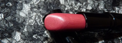 Нарядное платье для губ. Губная помада Artdeco Perfect Color Lipstick, тон 77