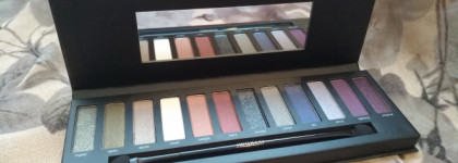 Ручной Космос. Палетка теней Artdeco Most Wanted №9