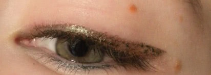 "Брат и сестра" : карандаш для глаз и жидкая подводка от El Corazon в оттенке Emarald