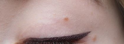 Баклажановые стрелки с Pupa Vamp! Definition Liner №400