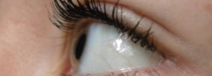 Очередная отличница от Max Factor: Clump Defy by False Lash Effect в оттенке Black