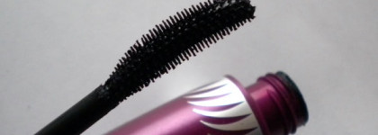 Очередная отличница от Max Factor: Clump Defy by False Lash Effect в оттенке Black