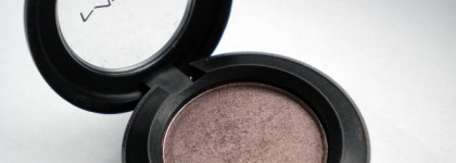 Такие разные МАС Eye Shadow Satin Taupe