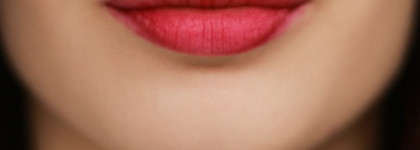 Revlon Just Bitten Kissable Balm Stain 005 Crush и Revlon Lacquer Balm ColourBurst Crayon 105 Demure