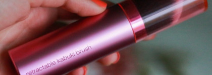 Real Techniques - Retractable Kabuki Brush + небольшой лайфхак для кистей