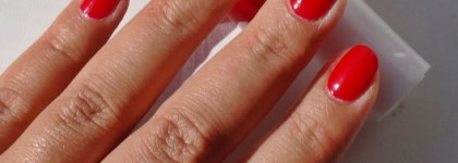 Красный, прекрасный Essie Jelly Apple