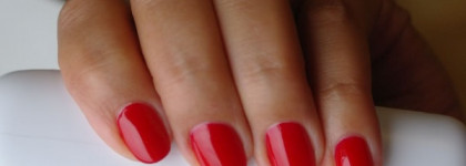 Красный, прекрасный Essie Jelly Apple