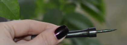 El Corazon Delicious make-up eyeliner "Emerald"