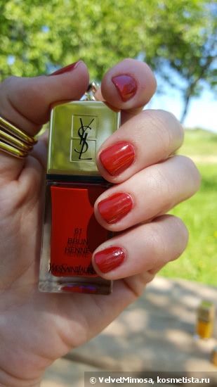 Лаки из летней коллекции 2015 YSL Terre Saharienne: Brun Henne (#61) и Jaune Babouche (#62)