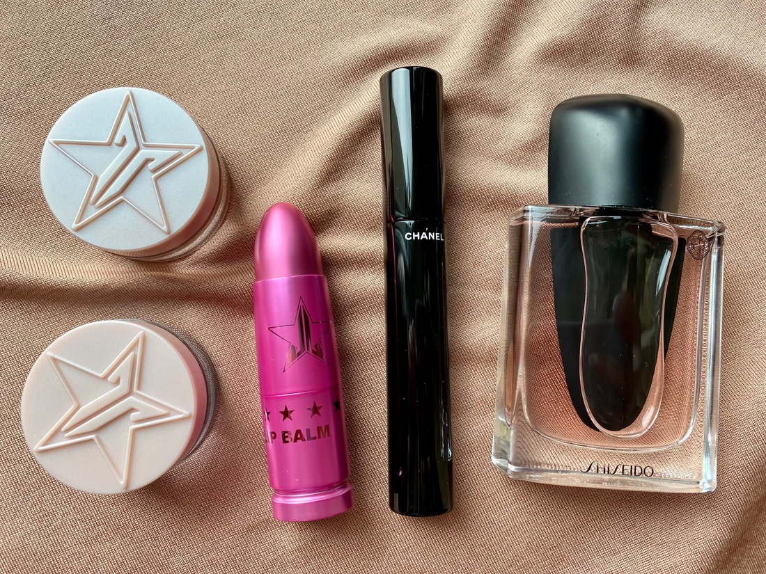 Три средства Jeffree Star, одно Chanel и одно Shiseido