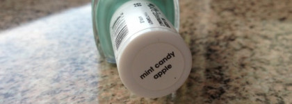 Мята на ногтях или Essie "Mint candy apple"