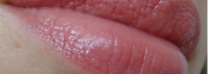 Фаворитка сентября Yves Saint Laurent Rouge Volupté Shine Lipstick №9 Nude in Private