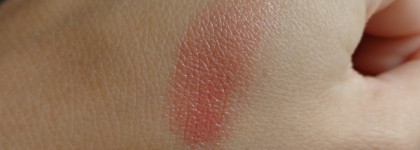 Фаворитка сентября Yves Saint Laurent Rouge Volupté Shine Lipstick №9 Nude in Private