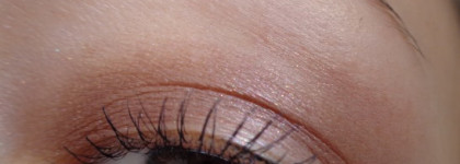 Любимый дуэт: тени для век Burberry Sheer Eye Shadow #24 Mulberry и помада-блеск Burberry Lip Mist #213 Field Rose