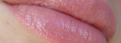 Нежнее нежного. Помада-сыворотка для губ Dior 'Serum de Rouge ' Luminous Color Lip Treatment SPF 20 #240 Pink Coral