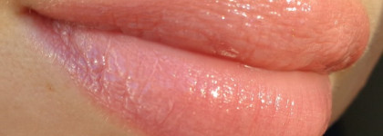 Нежнее нежного. Помада-сыворотка для губ Dior 'Serum de Rouge ' Luminous Color Lip Treatment SPF 20 #240 Pink Coral