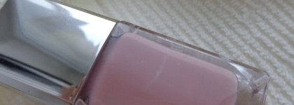 Ухоженные пальчики с лаком для ногтей Dior Vernis 257 Incognito