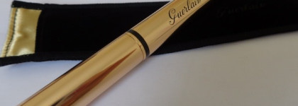 Палочка-выручалочка Guerlain Precious Light Rejuvenating Illuminator 01
