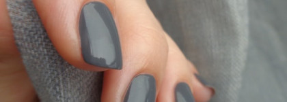 Восторгу нет предела от Nubar Nail Lacquer Formaldehyde, Phthalate & Toluene Free в оттенке Velvet Silver