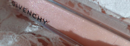 Расстроил Givenchy Gloss Interdit Lip Gloss 02 Impertinent Nude