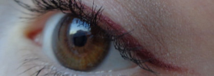 Красивое бордо Chanel Stylo Yeux Waterproof Long-Lasting Eyeliner 85 Grenat