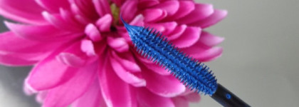 Yves Rocher Volume Vertige Lash Curler Effect Mascara в оттенке 03 Bleu - Тушь для ресниц "Виртуозный объем" с эффектом подкручивания в синем цвете