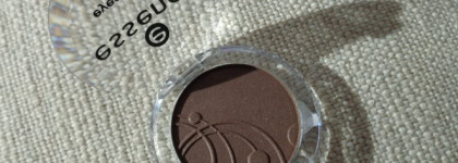 Essence eyeshadow # 09 Get Ready