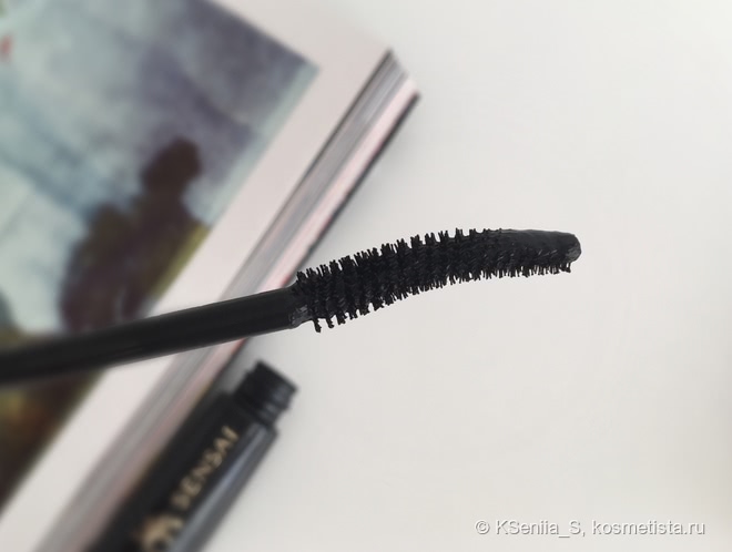 Любимица последние полгода: Sensai Mascara 38c Volumising MV-1 Black