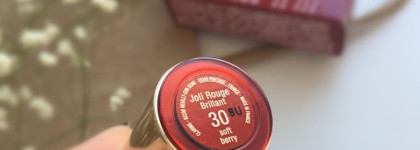В ней прекрасно всё! Clarins Joli Rouge Brillant Moisturizing Perfect Shine Sheer Lipstick #30 Soft Berry