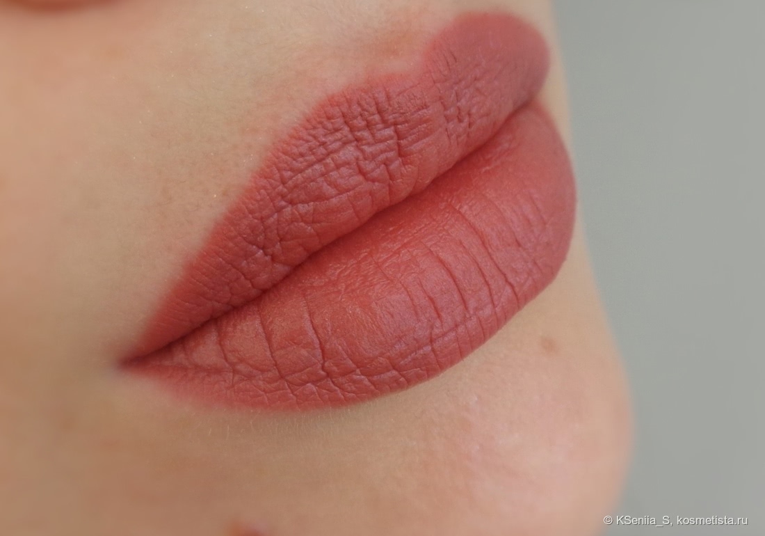 Chanel Rouge Allure Velvet luminous matte lip colour #62 Libre