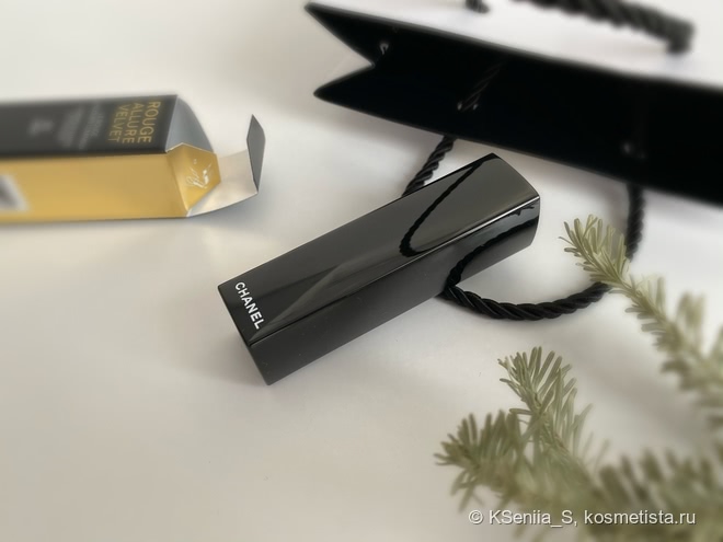 Chanel Rouge Allure Velvet luminous matte lip colour #62 Libre