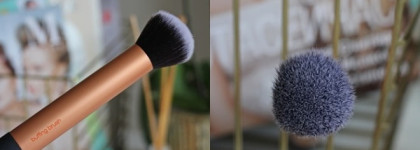 Real Techniques brushes by Samantha Chapman
