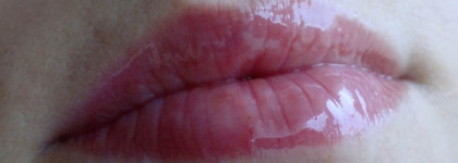 Блеск Lumene Natural Code Smile Booster Creamy strawberry № 10