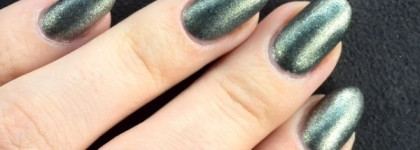 CND Vinylux 149 Steel Gaze и Weekly Top Coat