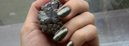 CND Vinylux 149 Steel Gaze и Weekly Top Coat