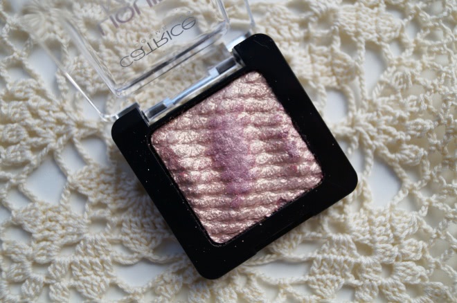 Тени Catrice из серии Liquid Metal №020 «Gold N`roses»