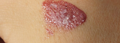 Chanel Rouge Allure Extrait De Gloss Pure Shine Intense Colour Long Wear Lip Gloss в оттенке № 69 Merveille